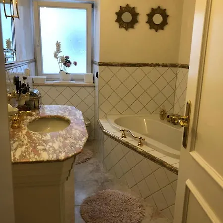 Luxurioeses Haus In 아파트